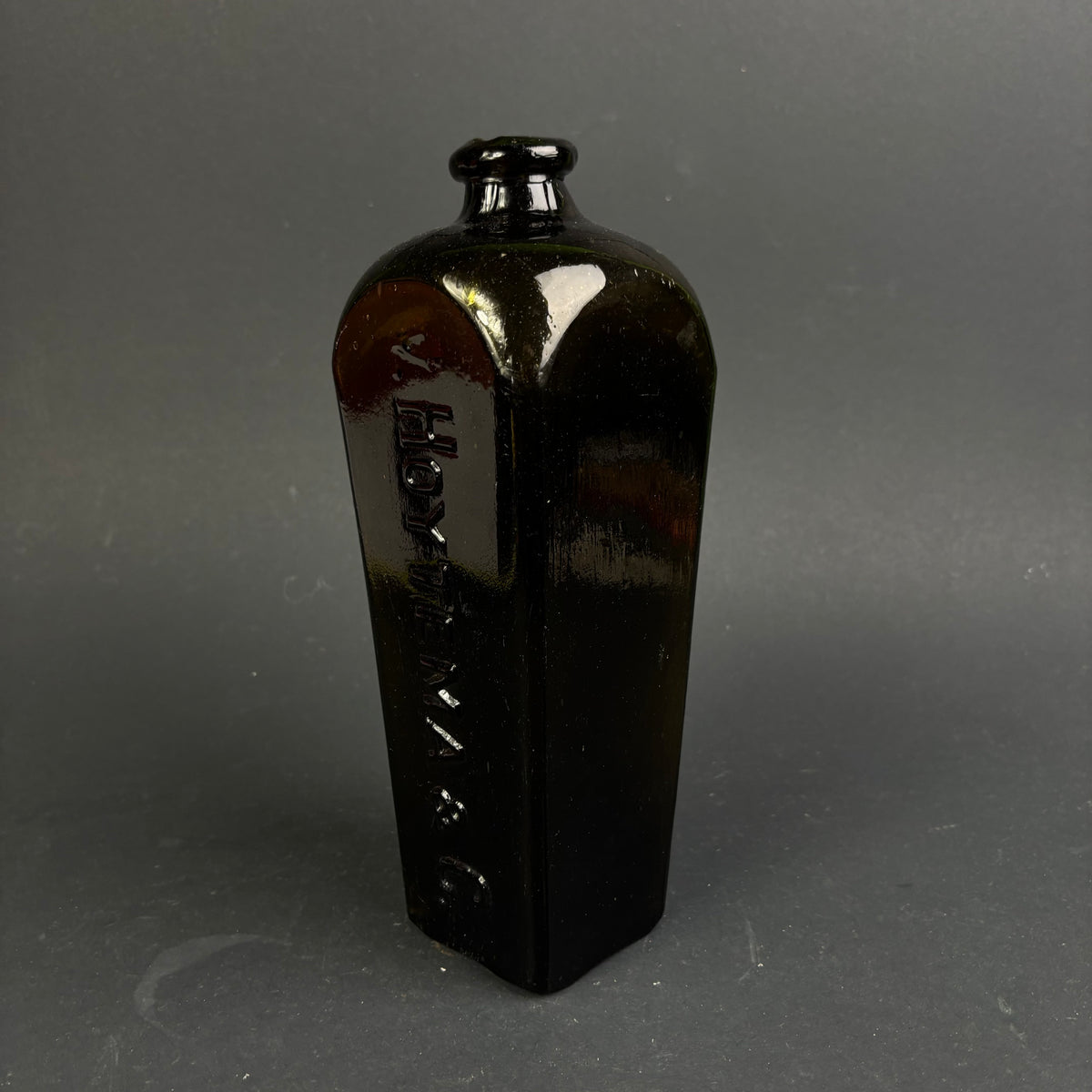 Vintage Hoytema & Co Black Glass Gin Bottle – 30cm – Australian Apothecary Spirit Bottle