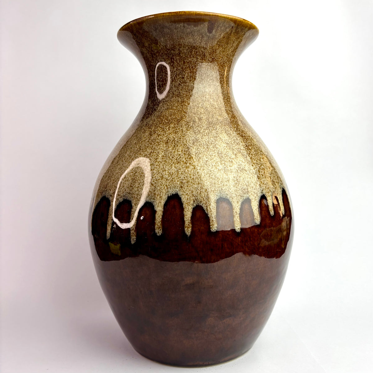 Höf Pottery LargHöf Pottery Large 33cm Vase – Drip Glaze – Western Australia Studio Ceramice Bottle Vase – 33cm – Olive & Chocolate – Western Australia Studio Ceramic (Copy)