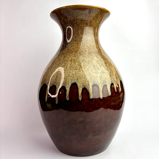Höf Pottery LargHöf Pottery Large 33cm Vase – Drip Glaze – Western Australia Studio Ceramice Bottle Vase – 33cm – Olive & Chocolate – Western Australia Studio Ceramic (Copy)