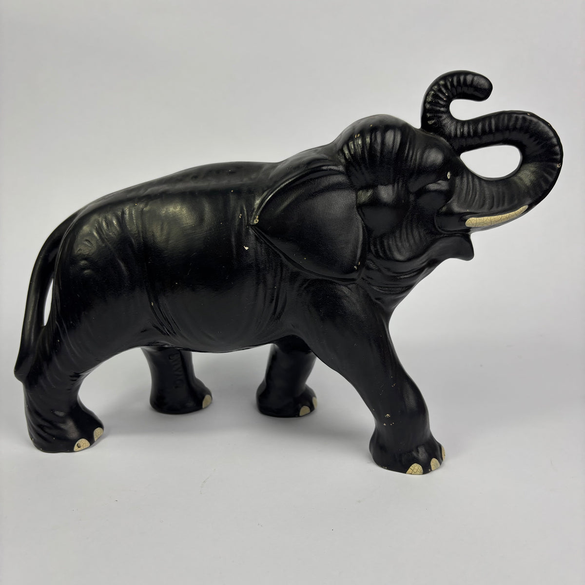 Pair of Vintage SylvaC Black Elephant Figurines No. 77 – Made in England