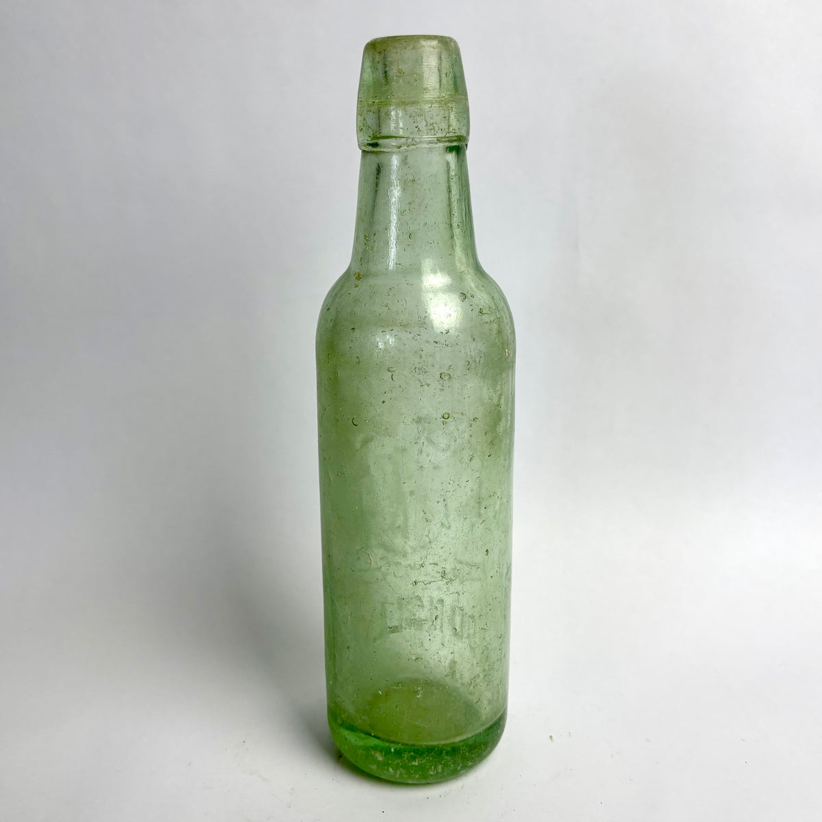 Antique Wm Whittaker & Sons Dunolly Crown Seal Bottle c1900 – Coat of Arms – Victoria
