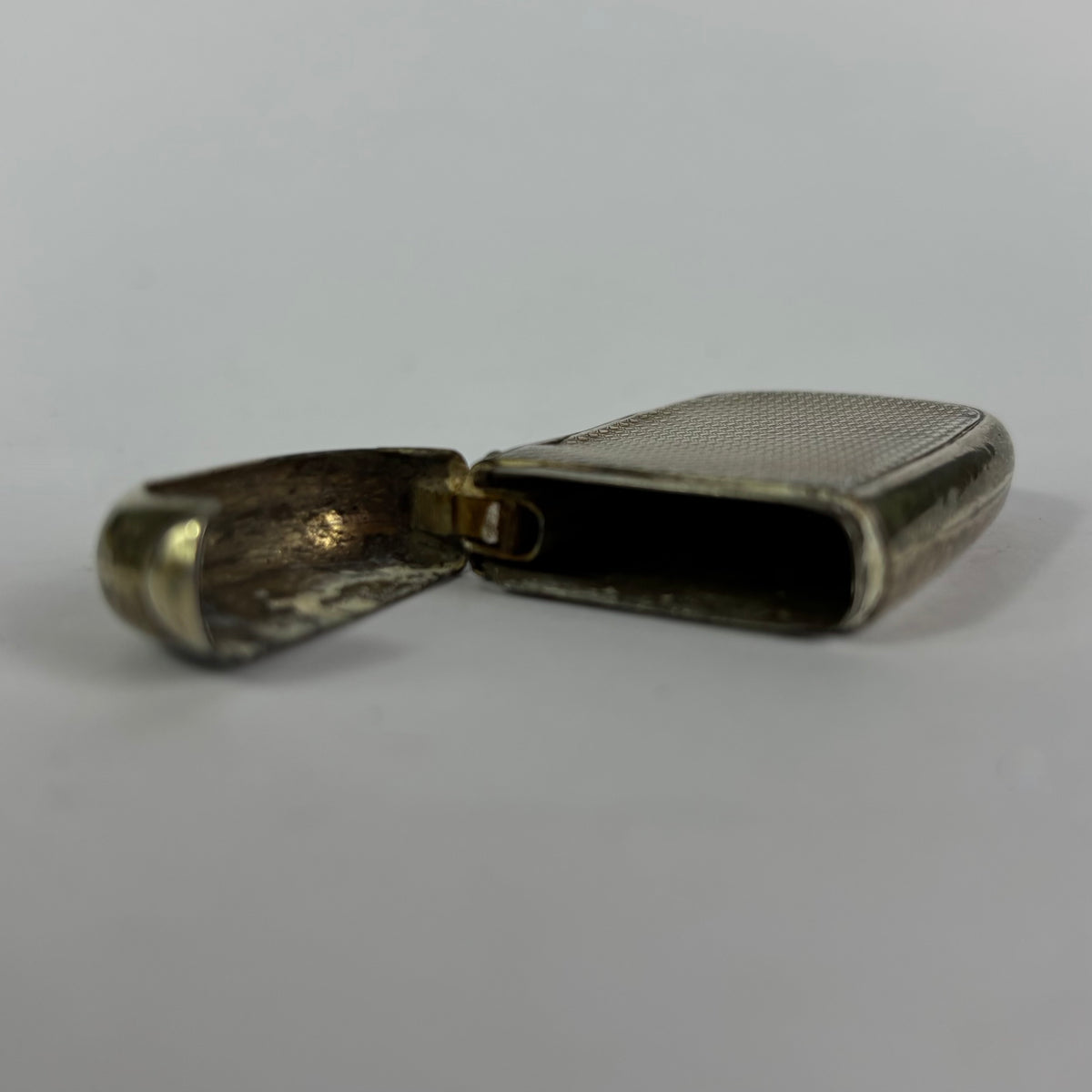 Vintage Sterling Silver Vesta Case / Match Safe – Engine Turned Design
