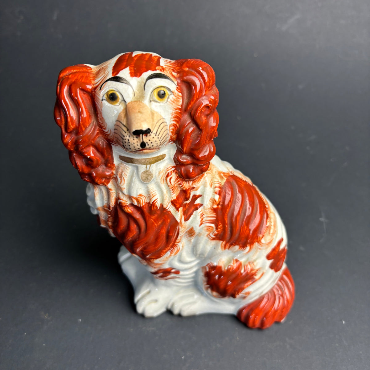 Staffordshire Style Spaniel Figurine – Antique Style Red & White Ceramic Dog (19.5cm)