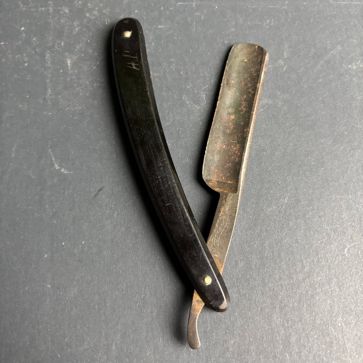 Vintage Straight Razor – Hollow Ground Steel, German