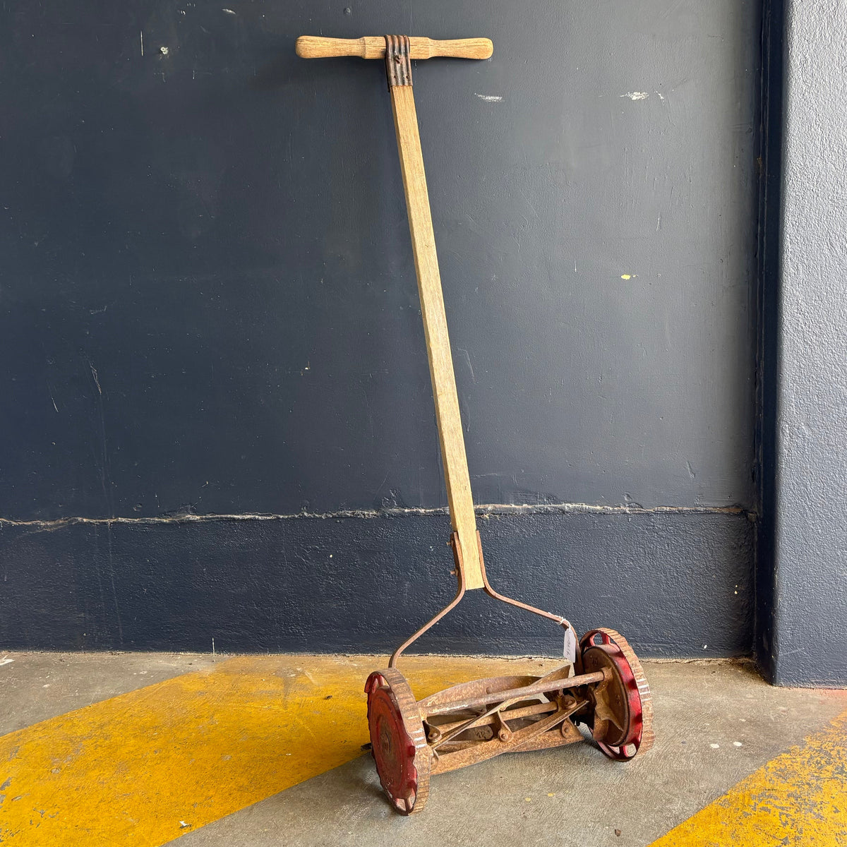 Vintage Push Reel Lawn Mower – c.1940s–50s