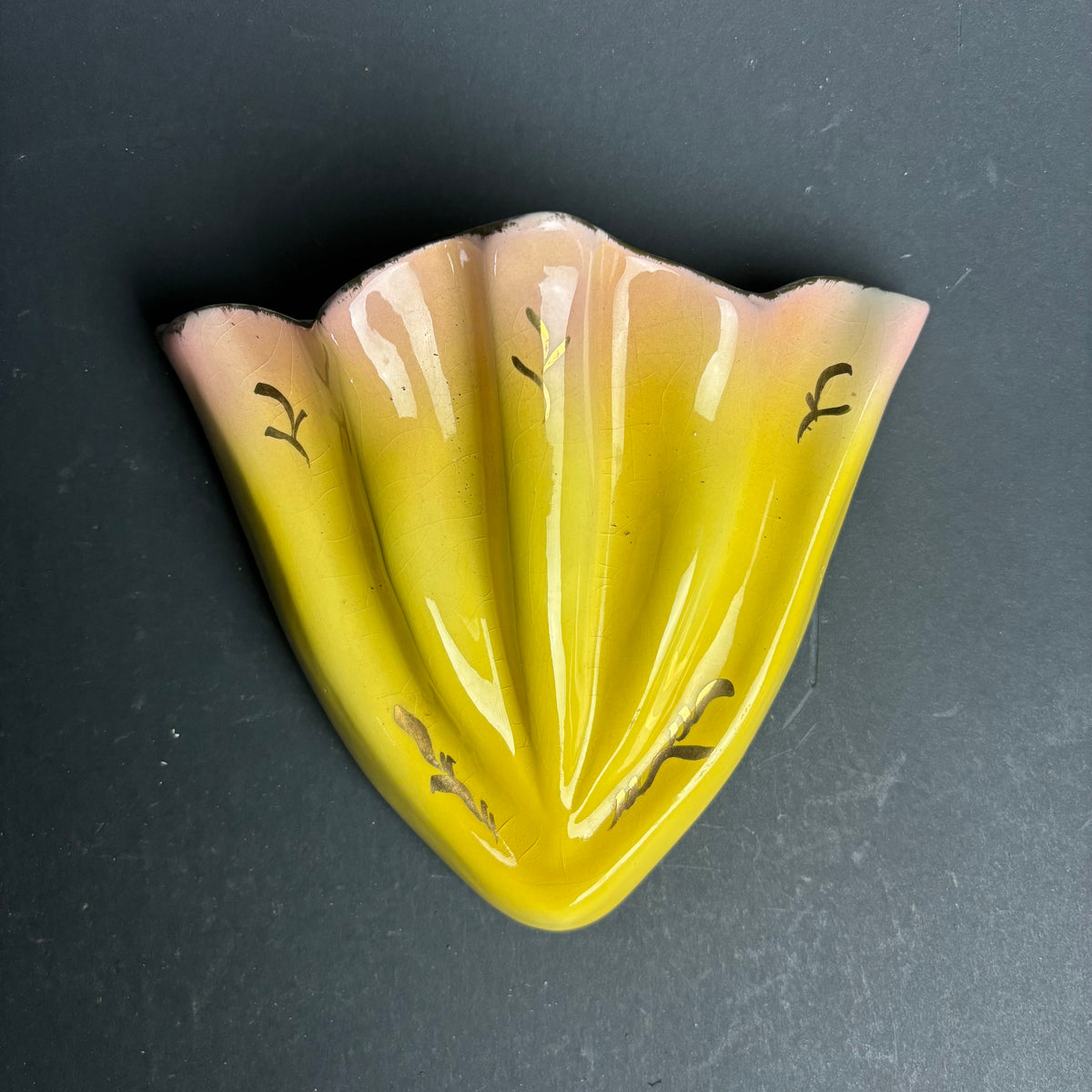Pates Pottery Wall Pocket Vase No.192 – Australian Art Deco