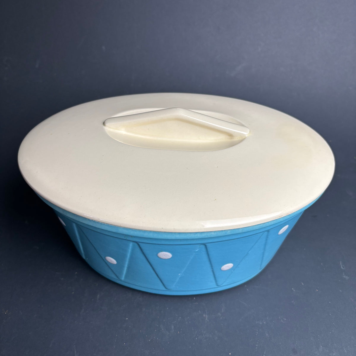 Vintage Diana Pottery Lidded Casserole Dish – Australian Ovenware – Blue & Cream (Large)