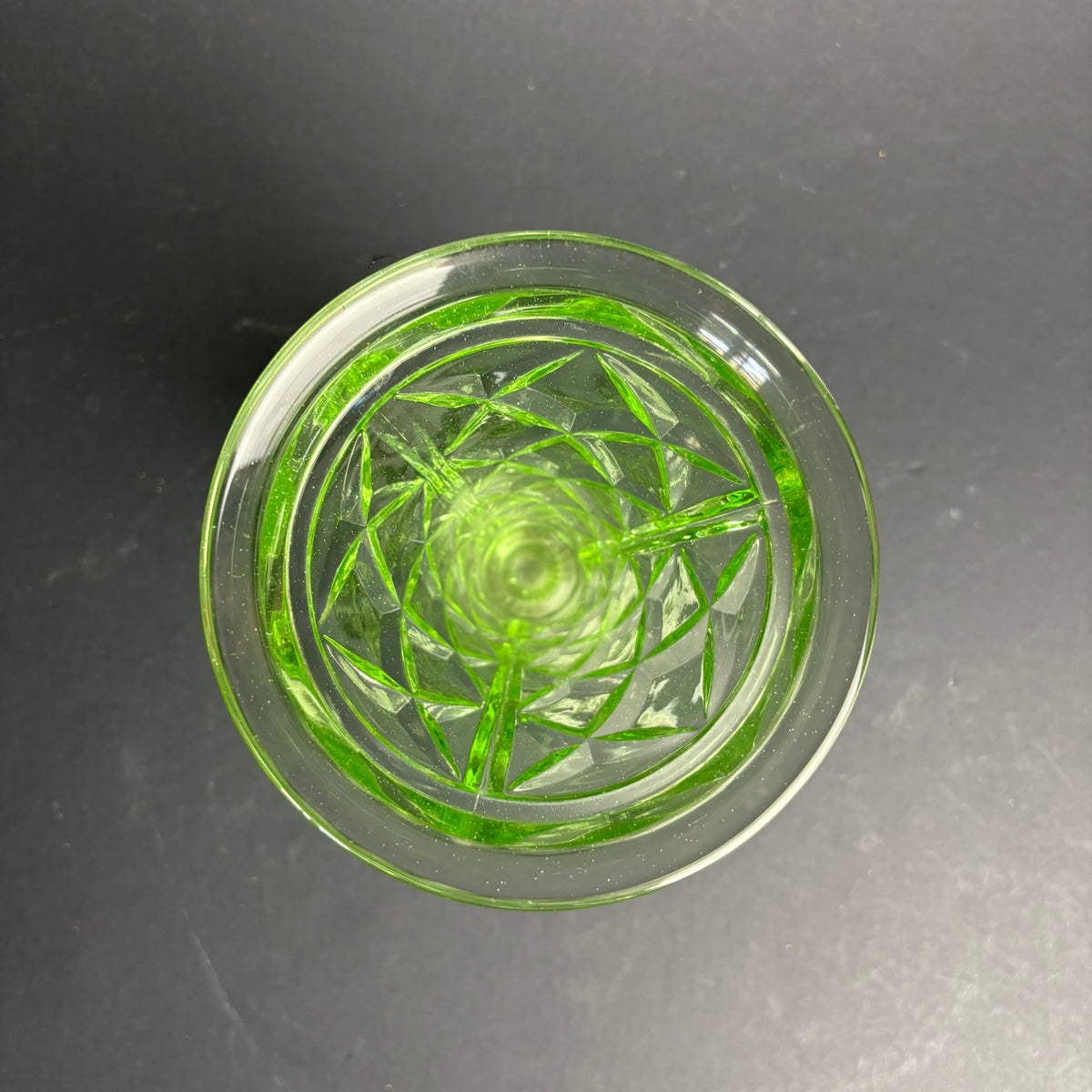 Vintage Green Pressed Glass Trumpet Vase / Posy Vase – Diamond Pattern