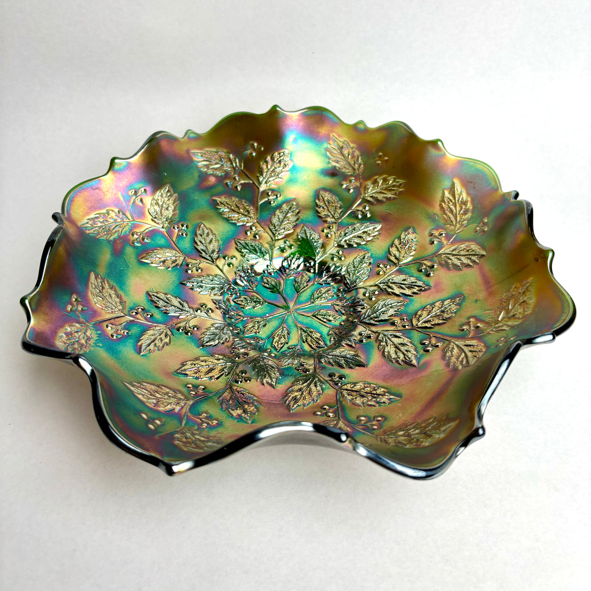 Fenton Green Carnival Glass Holly & Berries Ruffled Bowl Antique