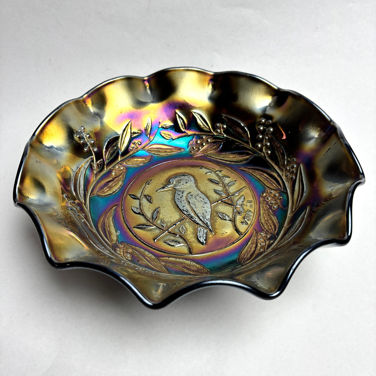 Crown Crystal Glass Kingfisher Amethyst Carnival Glass Master Bowl RD4184