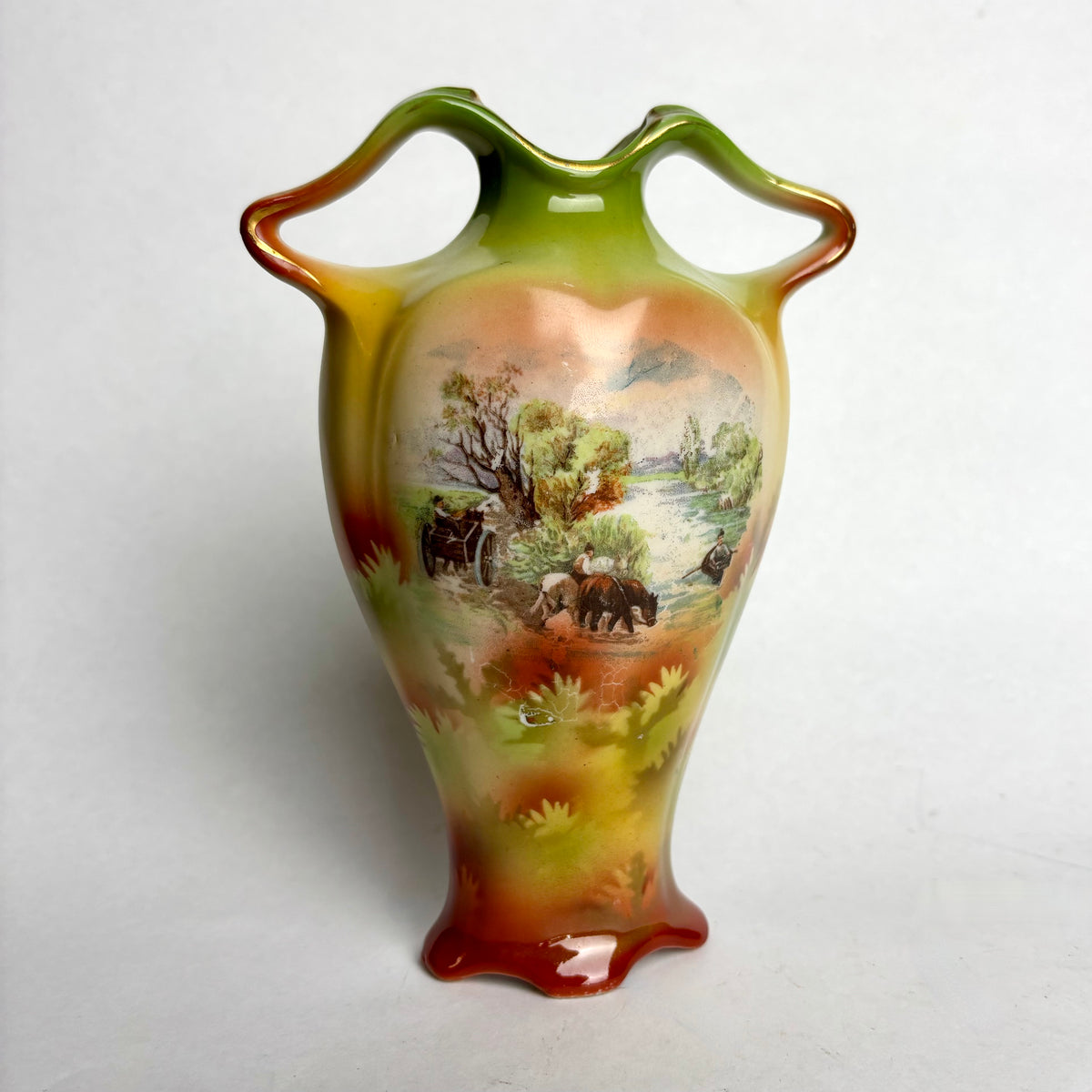 Antique Colonial Scene Vase – Twin Handles, Sunset Glaze (18cm)