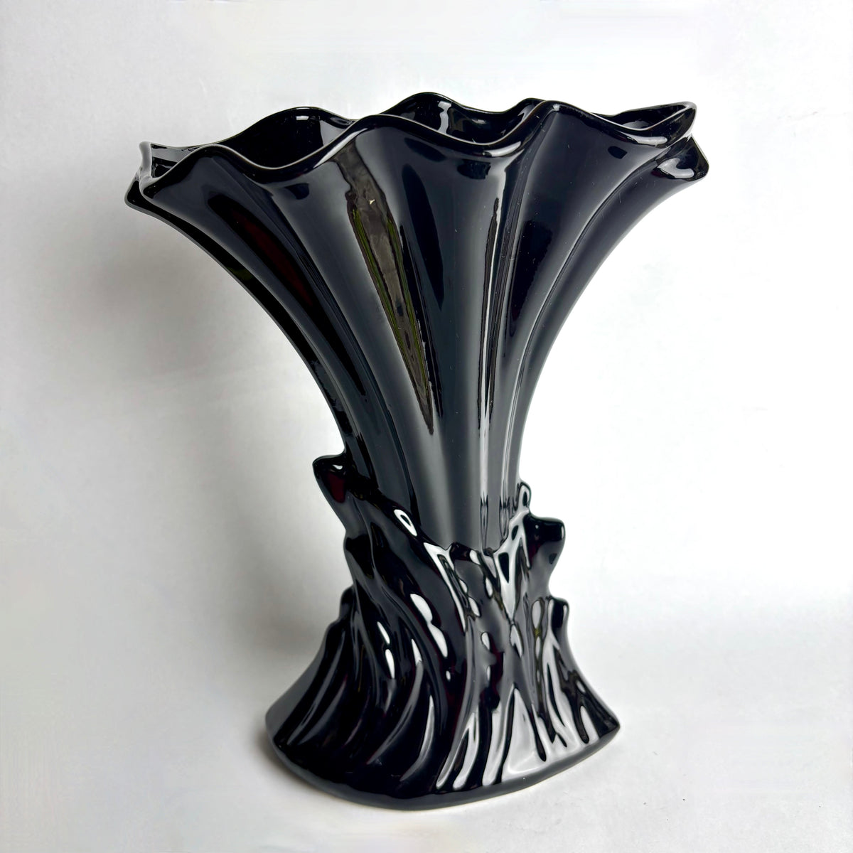 Kalmar Pottery Vase – S6 Black Gloss