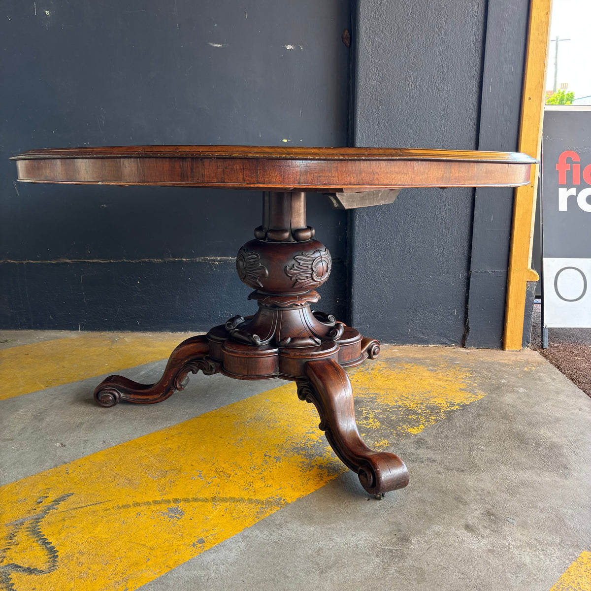 Solid Rosewood Victorian Circular Dining Table c.1860