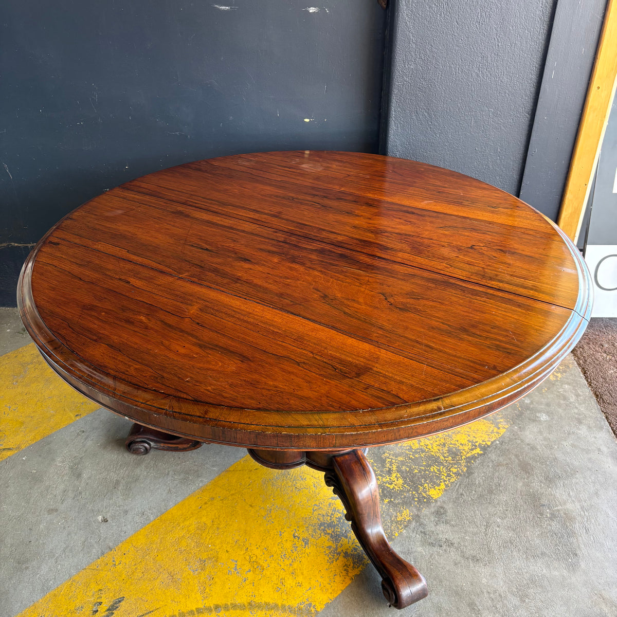 Solid Rosewood Victorian Circular Dining Table c.1860
