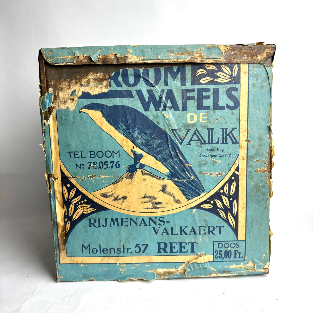 Vintage box of 'De Valk' waffles with a bird illustration on a white background