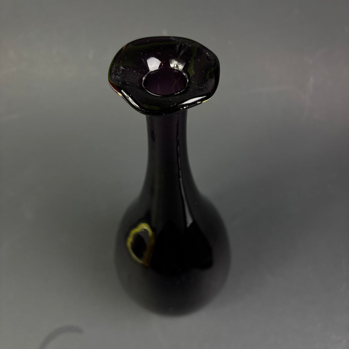 Vintage Amethyst Glass Bud Vase – Hand Blown Art Glass Ripple Rim 30cm