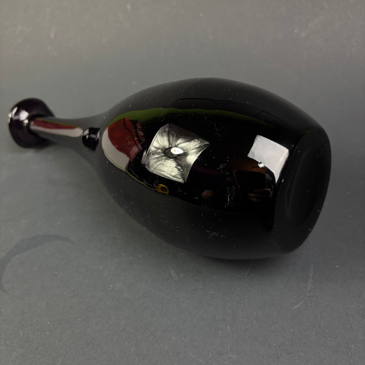 Vintage Amethyst Glass Bud Vase – Hand Blown Art Glass Ripple Rim 30cm