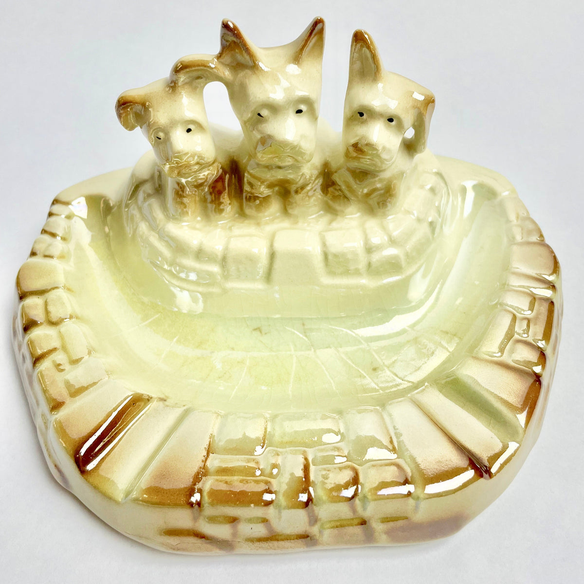 Wembley Ware Scottie Dogs Ashtray – Three Dogs on Brick Base