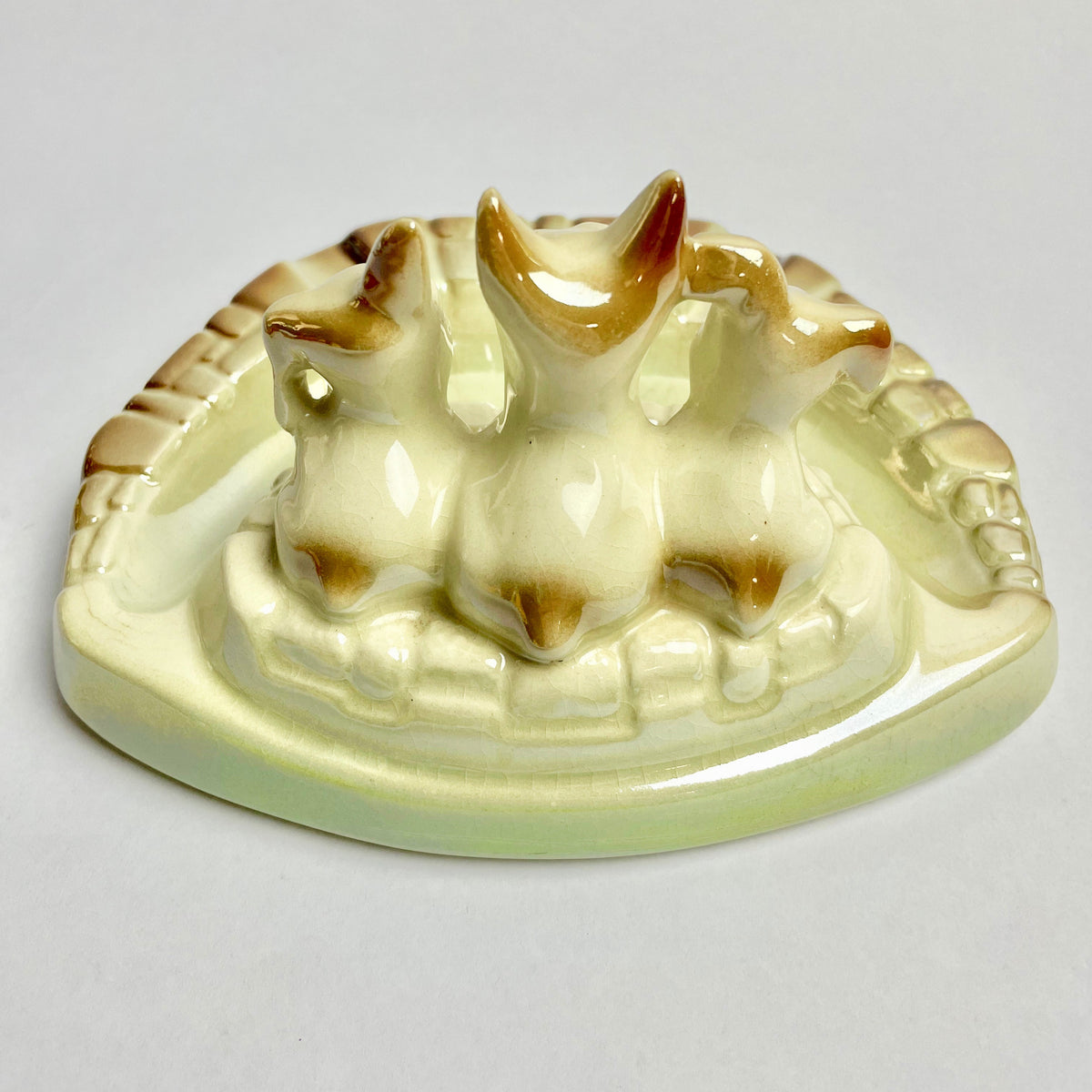Wembley Ware Scottie Dogs Ashtray – Three Dogs on Brick Base
