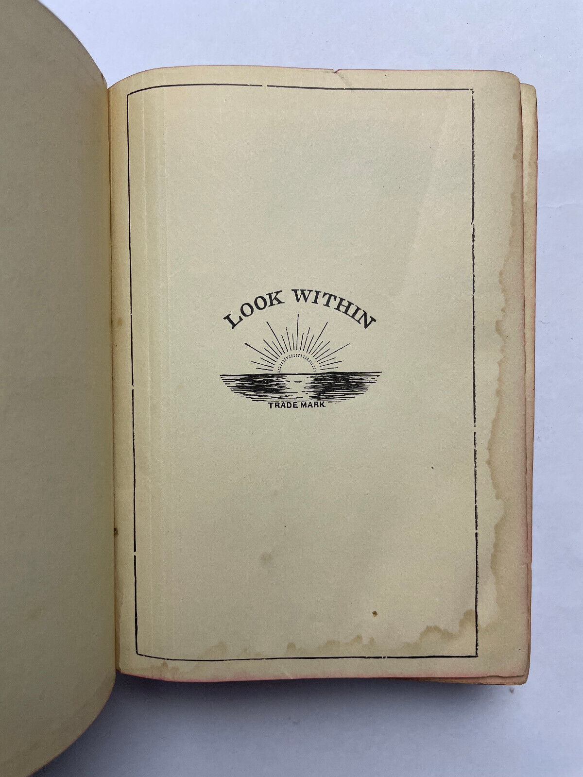 Audels Automobile Guide; With Questions, Answers and Illustrations for Owners-Op