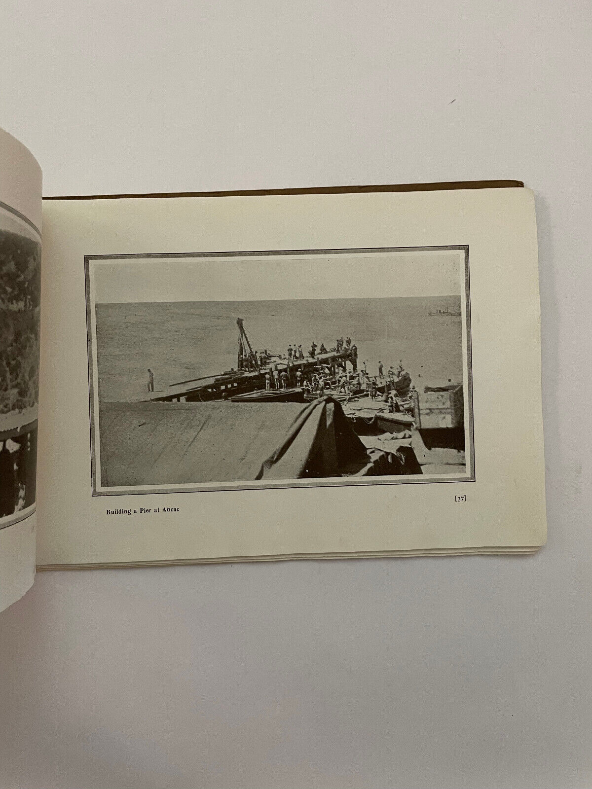 United Kingdom - british book the Dardanelles, an epic told in pictures